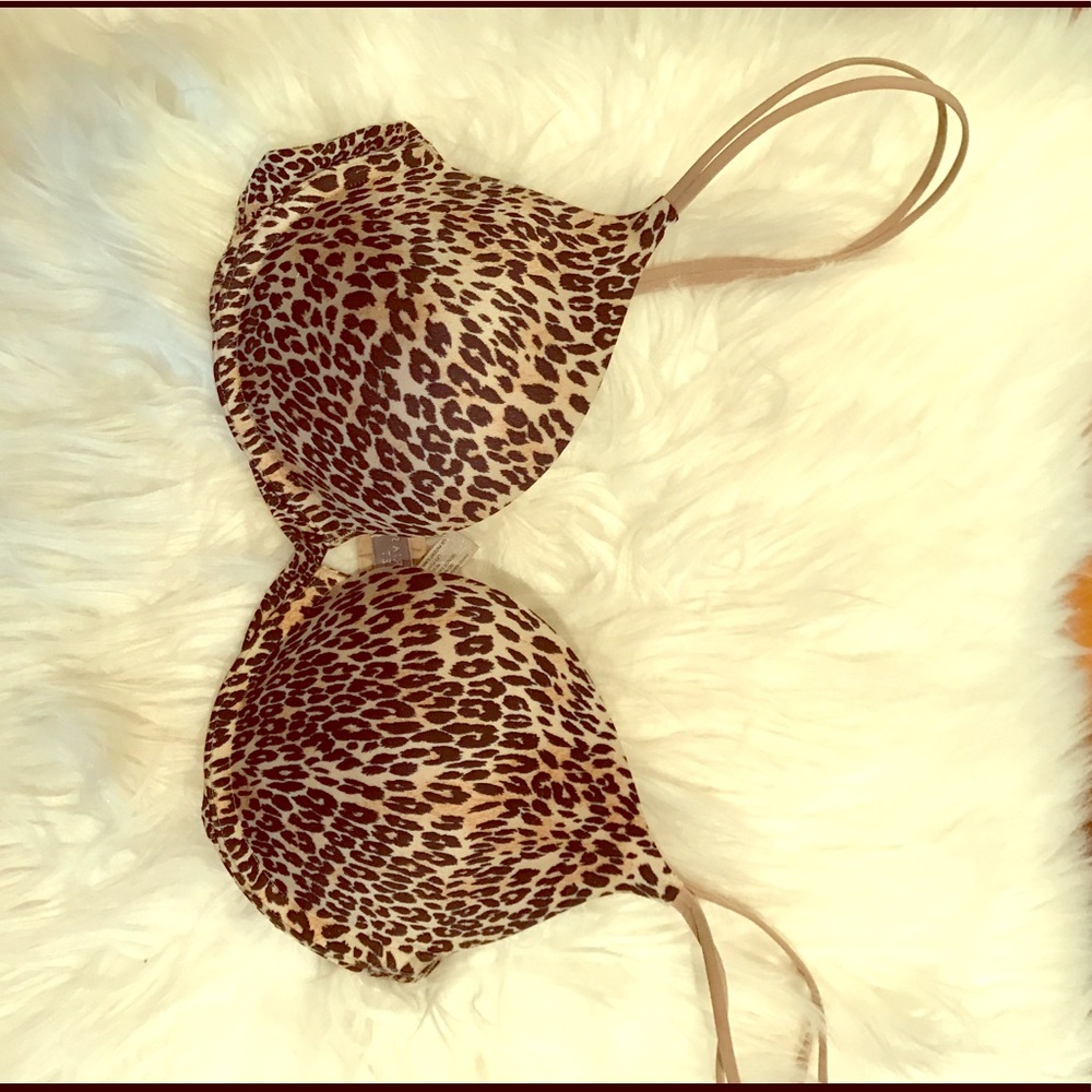 💕VS Push Up Bra buy 2 get one FREE!💕